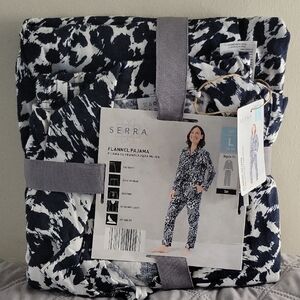 Serra Black and White Printed Flannel Pajama Set